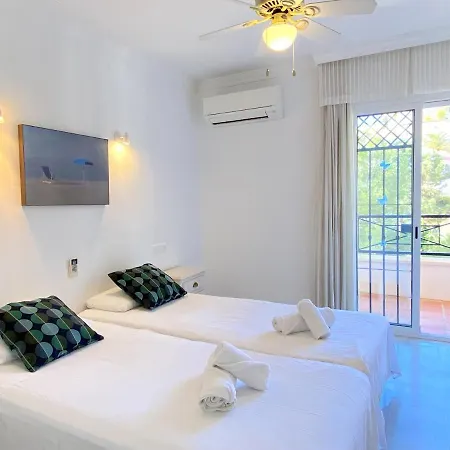 Lucena Private Pool Casasol * Nerja